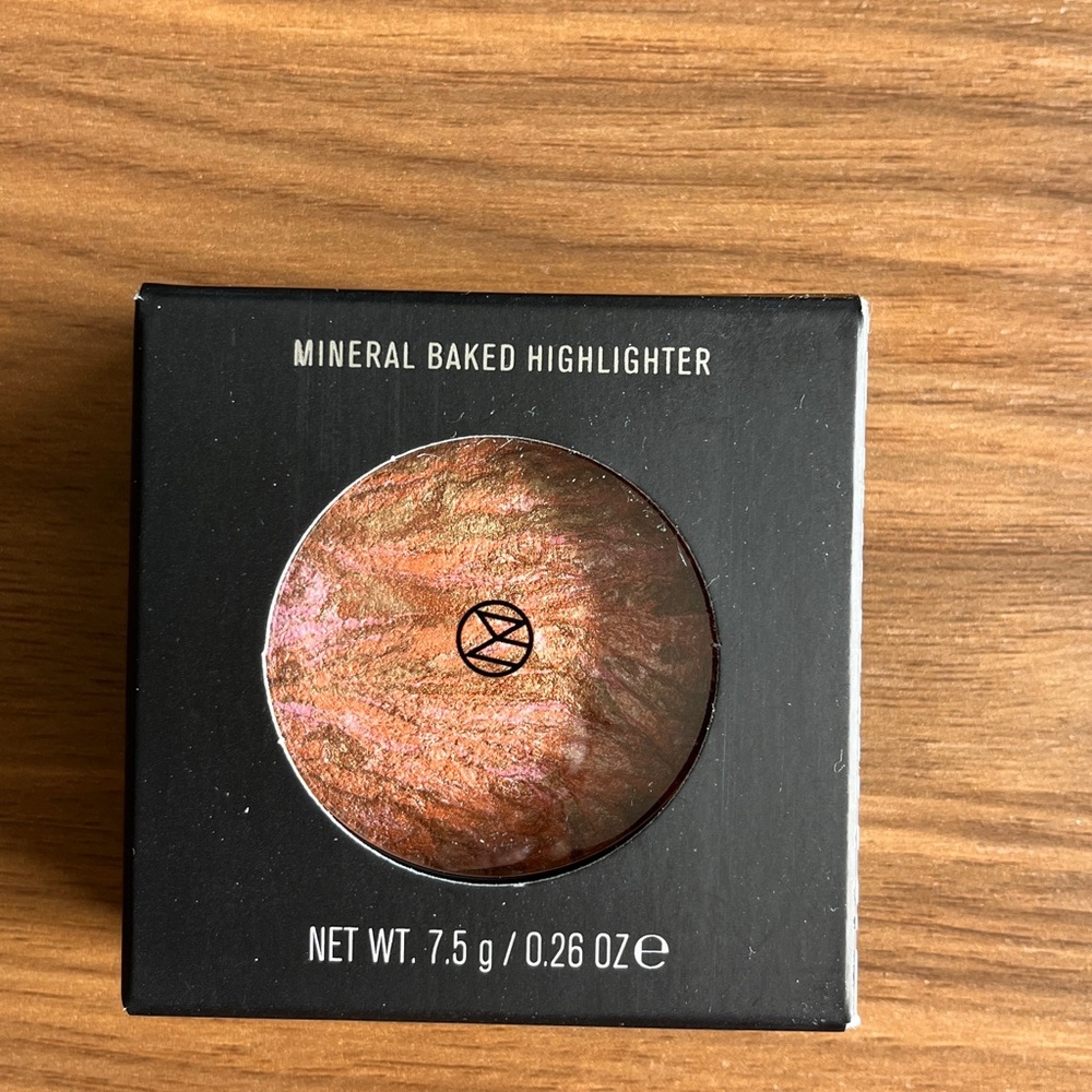 Mineral Baked Highlighter